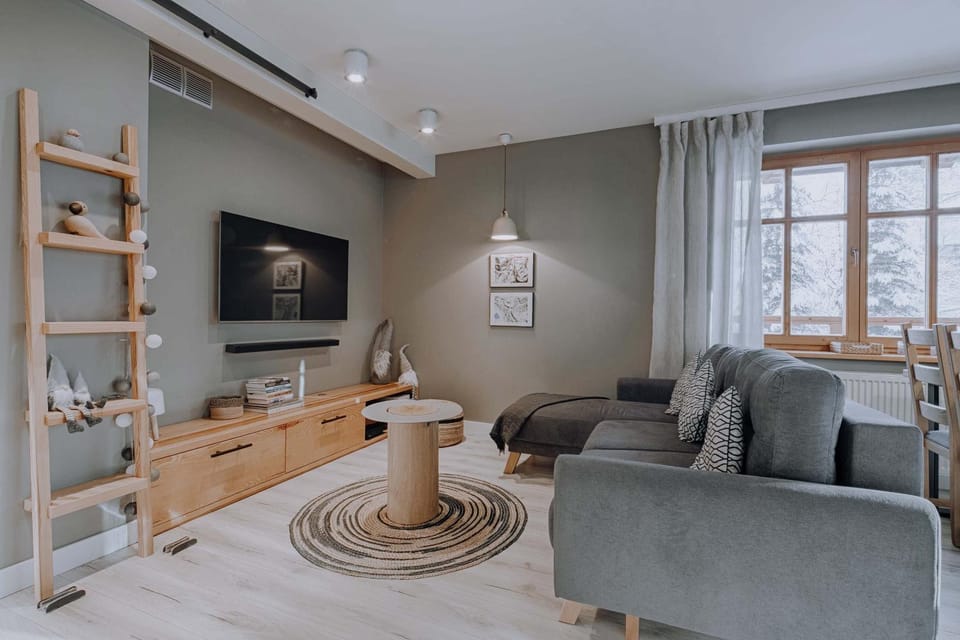 TV and multimedia, Seating area