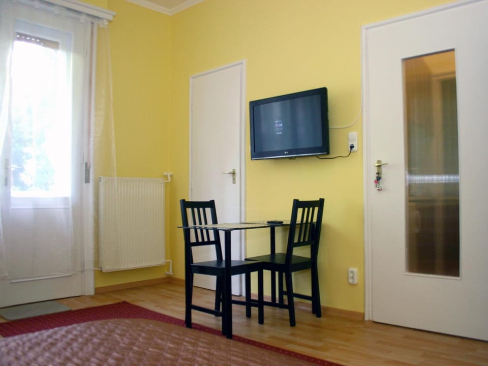 TV and multimedia, Seating area