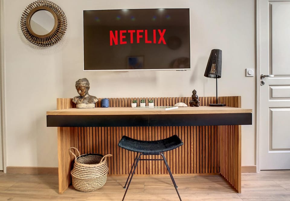 TV and multimedia, Seating area