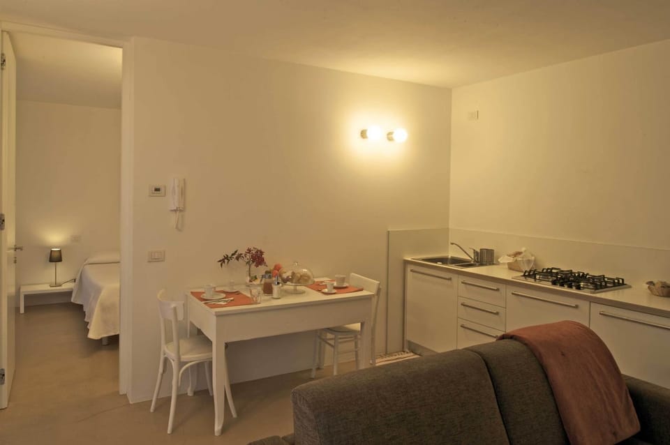 Kitchen or kitchenette, Living room, Seating area