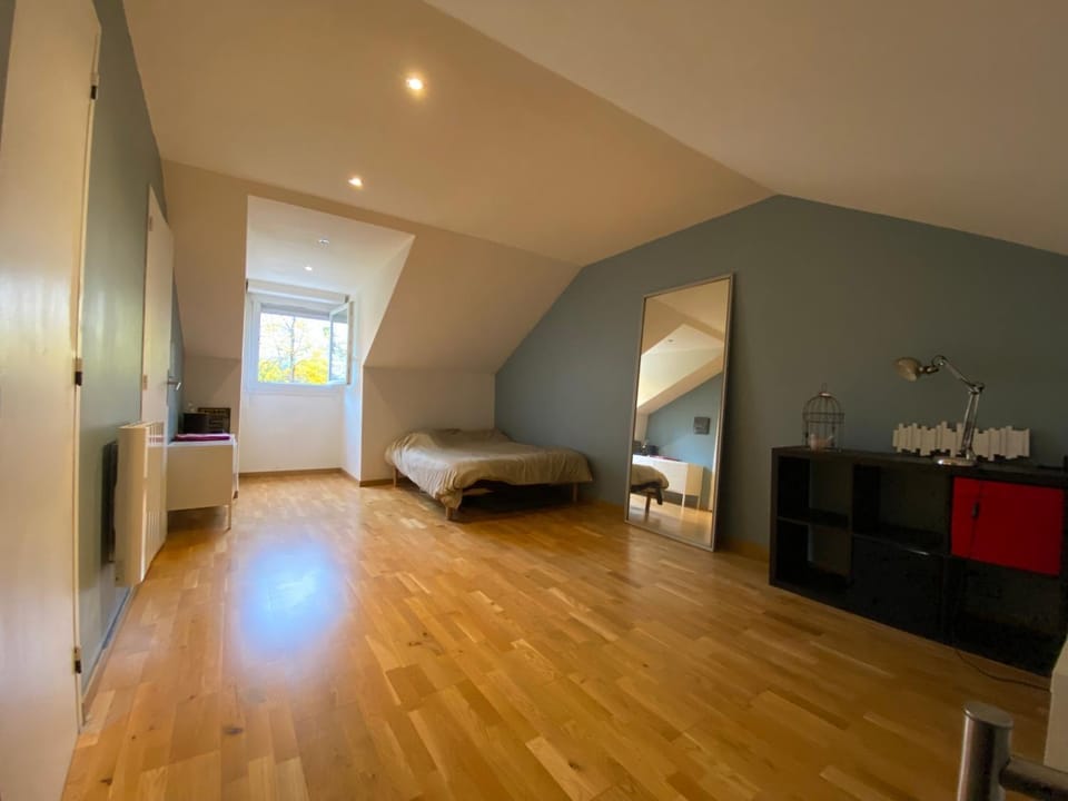 Une belle chambre au calme avec piscine Vacation rental in Île-de-France