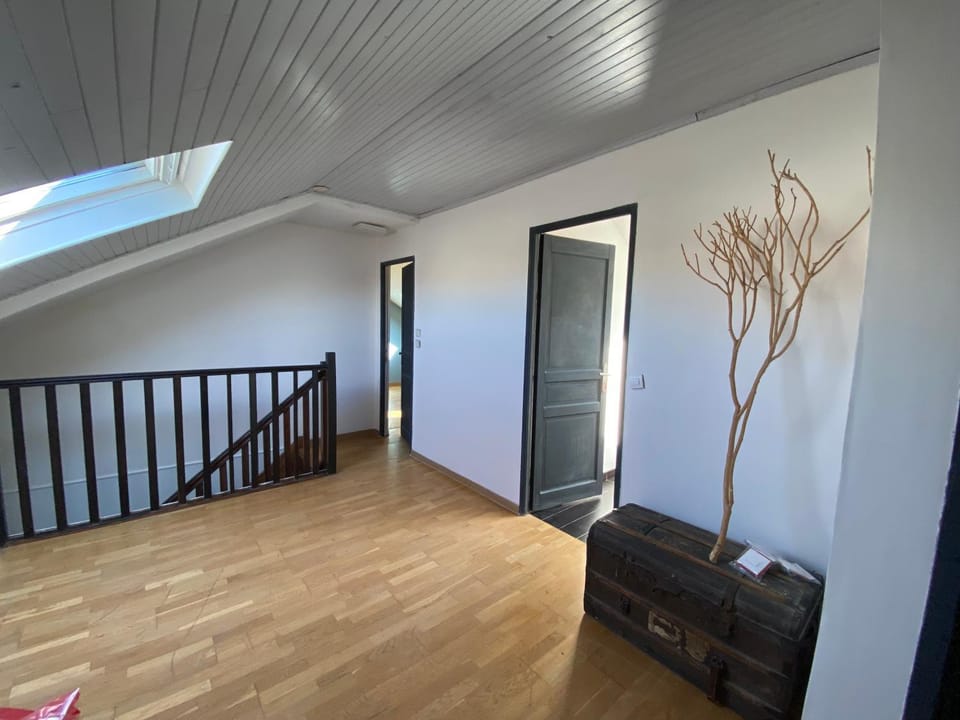 Une belle chambre au calme avec piscine Vacation rental in Île-de-France