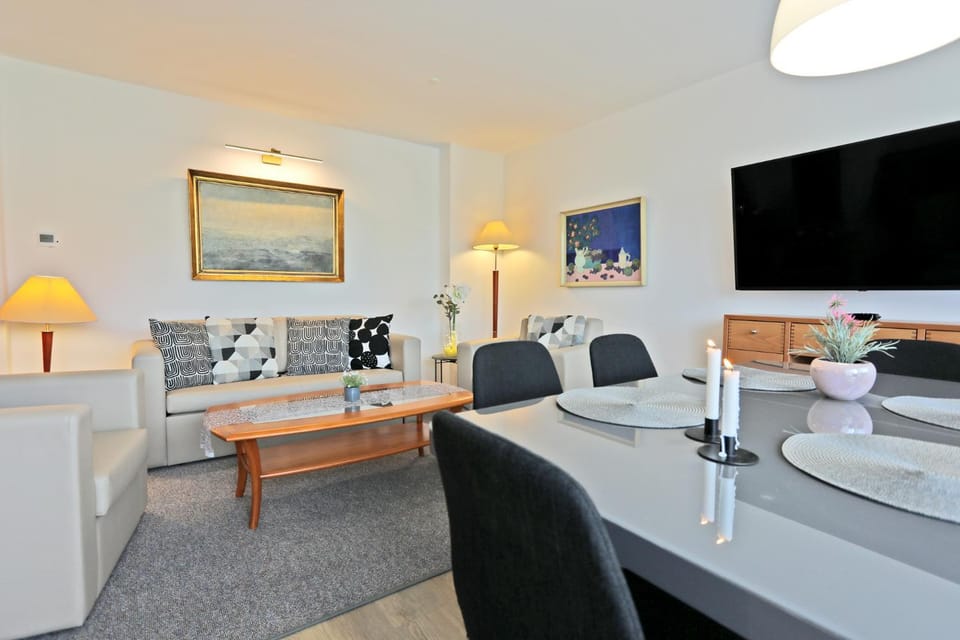 TV and multimedia, Living room, Dining area