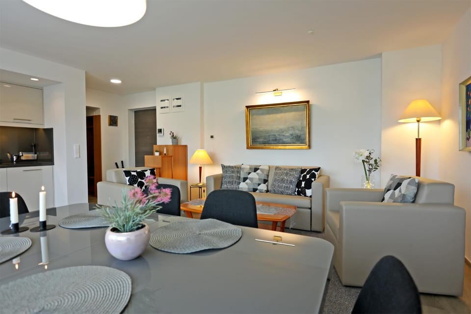 Living room, Dining area, kitchen