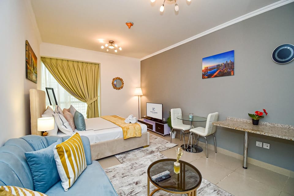 Bed, Living room, Photo of the whole room, Seating area, Bedroom