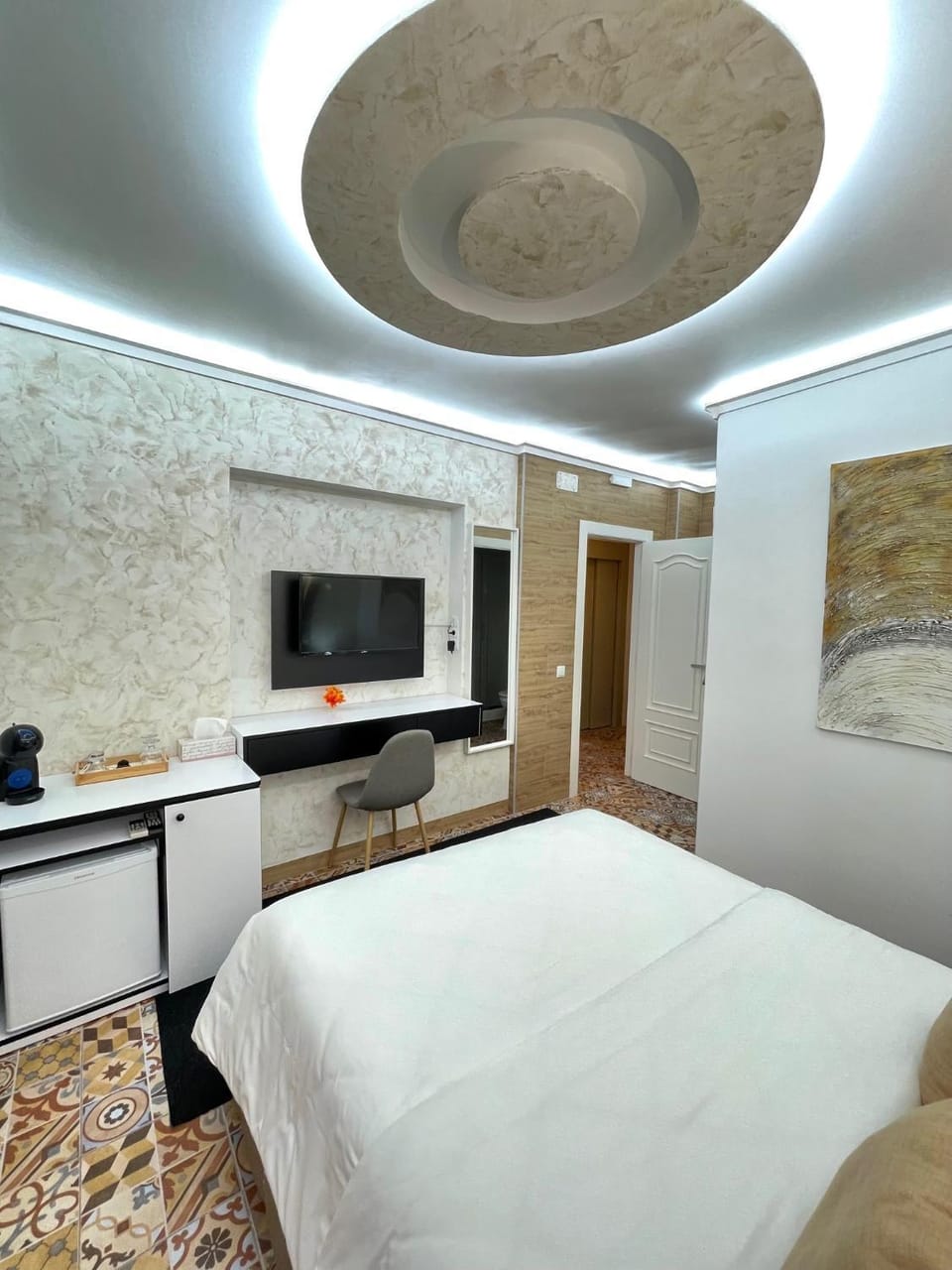 Bed, TV and multimedia, Bedroom, minibar