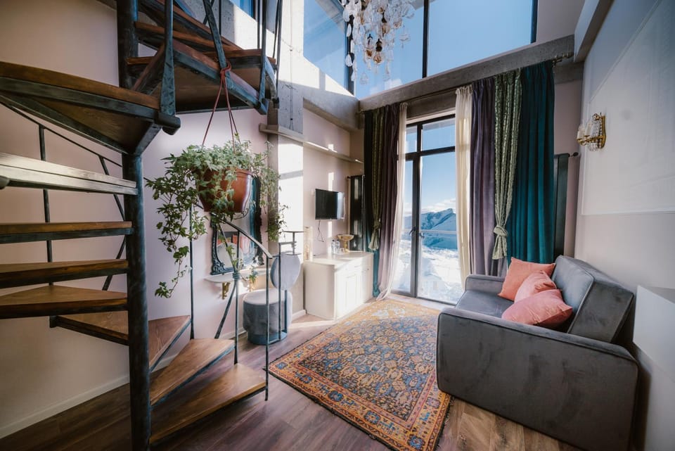 Balcony/Terrace, Living room, Seating area, Mountain view