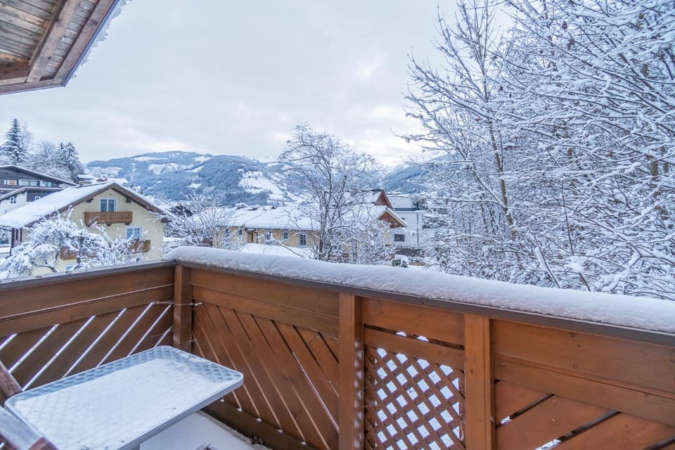 Winter, Balcony/Terrace, Mountain view, Mountain view
