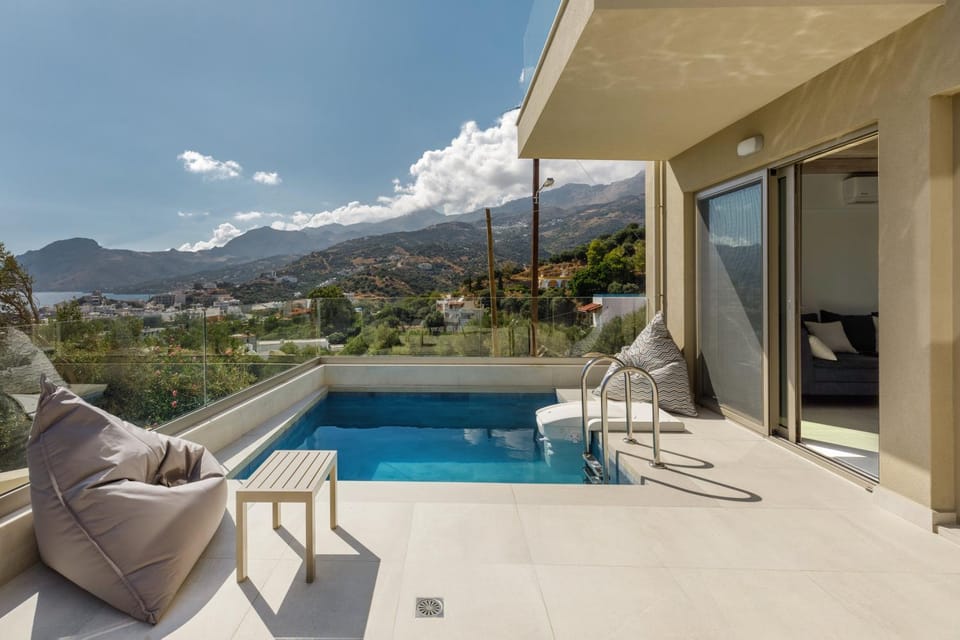 View (from property/room), Balcony/Terrace, Mountain view, Sea view, Swimming pool