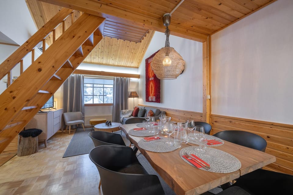 Seating area, Dining area