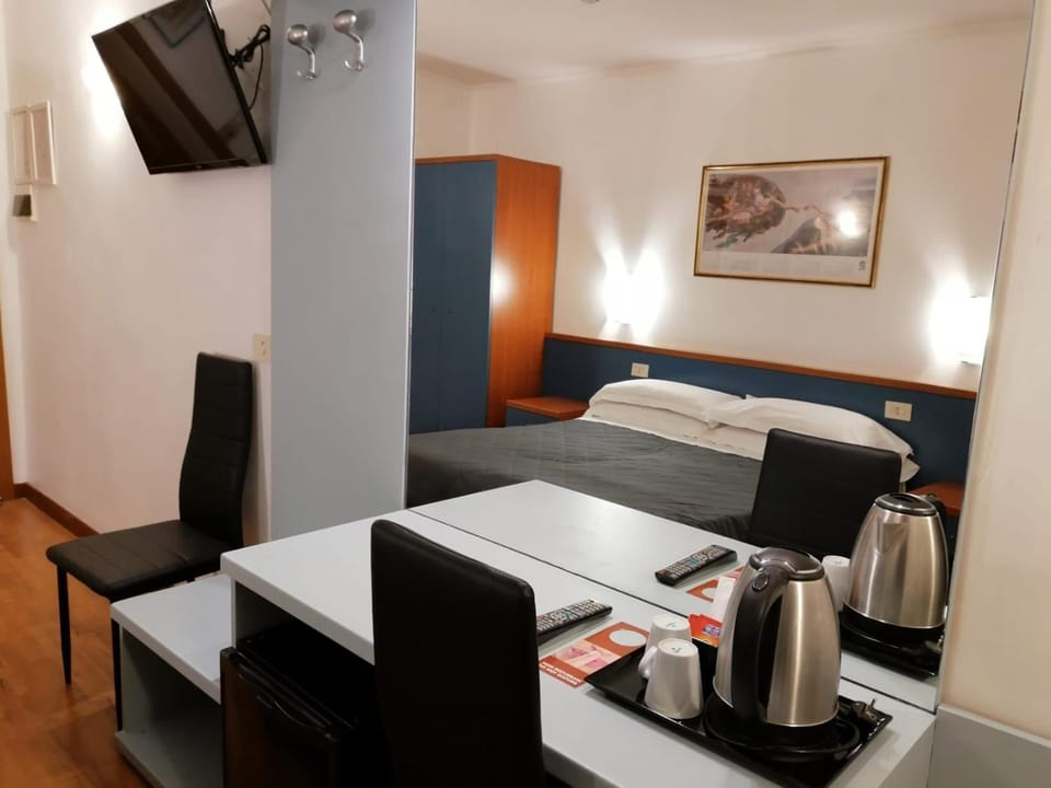 Bed, Photo of the whole room, Bedroom, hair dresser