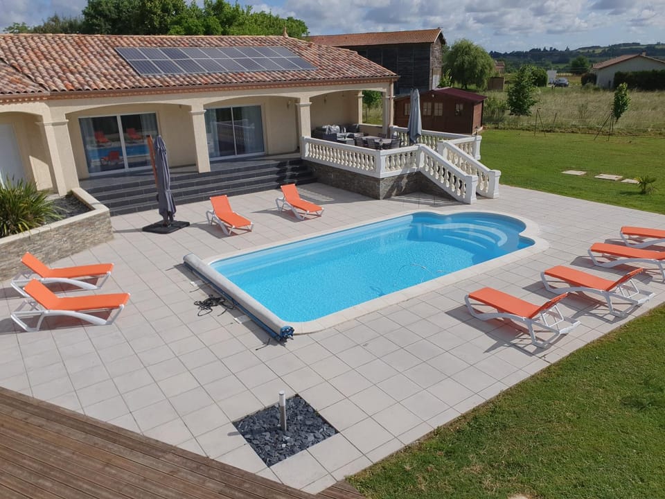 villa 15 personnes avec piscine et terrain de pétanque Villa in Occitanie