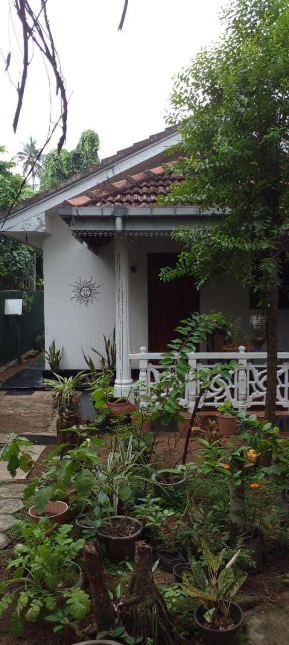 Suveniya Villa House in Hikkaduwa