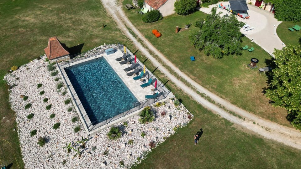 Bird's eye view, Swimming pool