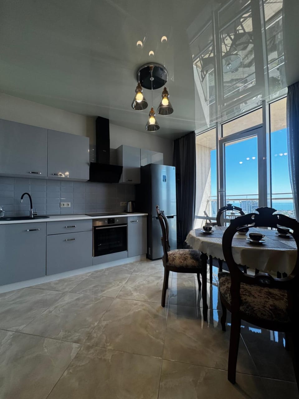 Kitchen or kitchenette, Dining area, stove