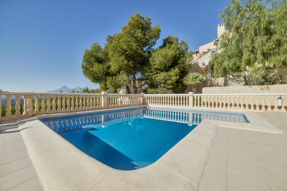 Swimming pool, Swimming pool