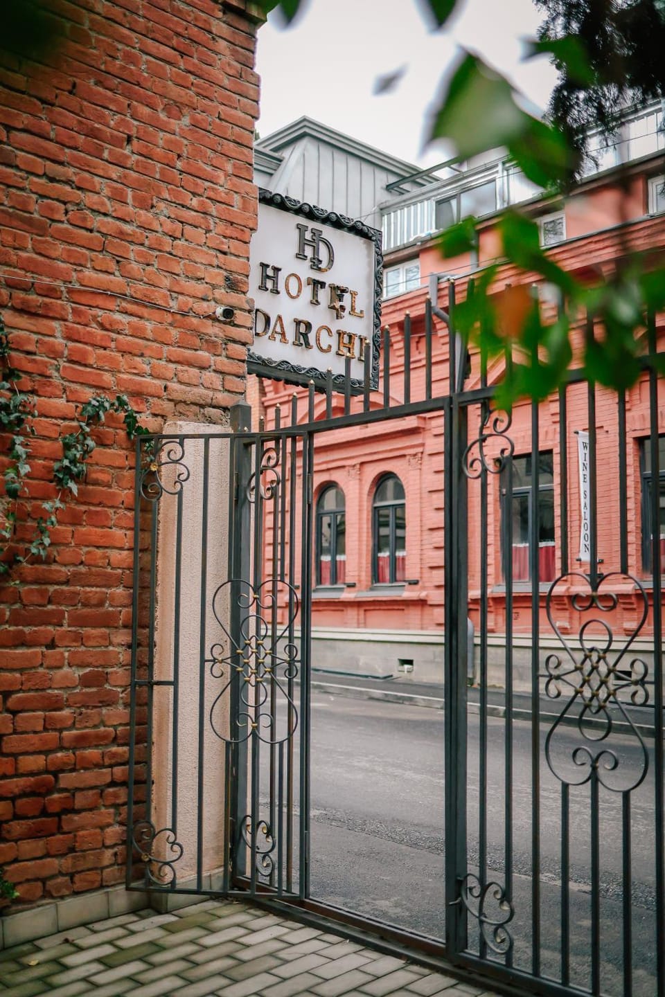 Property building, Facade/entrance, Day, Landmark view