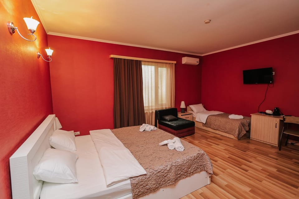 Bed, TV and multimedia, Coffee/tea facilities, View (from property/room), Bedroom, Family, internet, locker, storage, towels, air conditioner