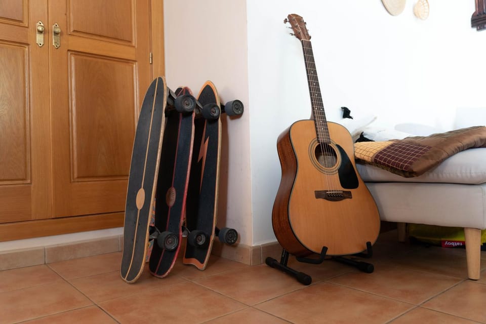 Coco Surfhouse - Coworking Coliving Bed and Breakfast in Corralejo