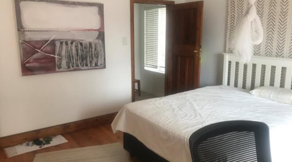 4 Duke Street Flat#3 can sleep up to five guests Apartment in Western Cape