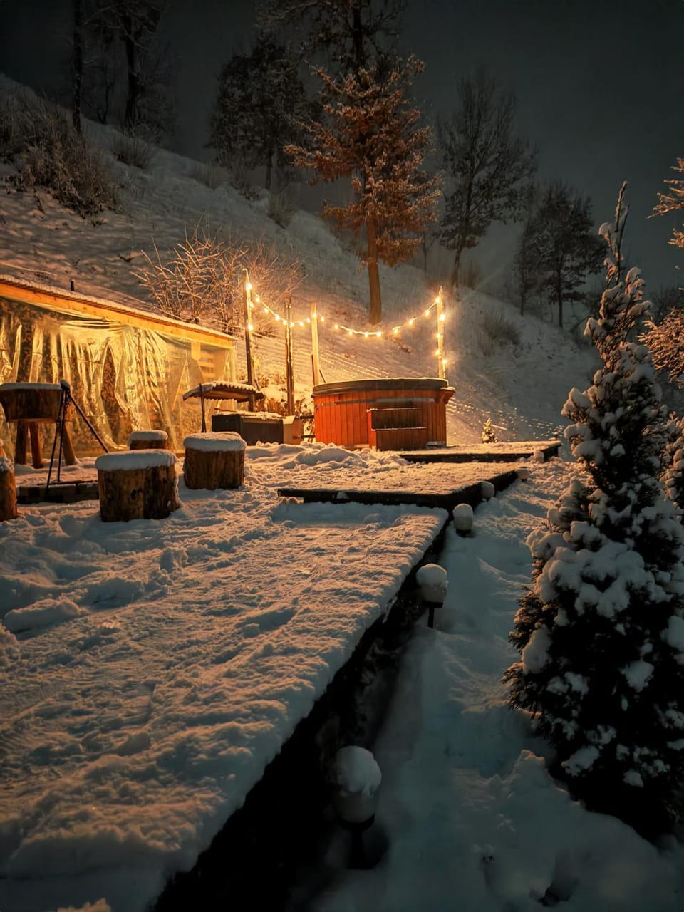 Casuțele de sub deal House in Romania