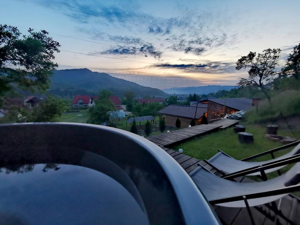 Casuțele de sub deal House in Romania