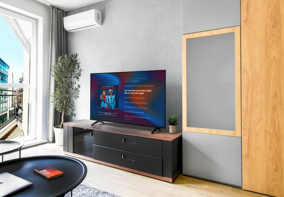 Patio, TV and multimedia, Balcony/Terrace, Living room, Decorative detail, Seating area, heating