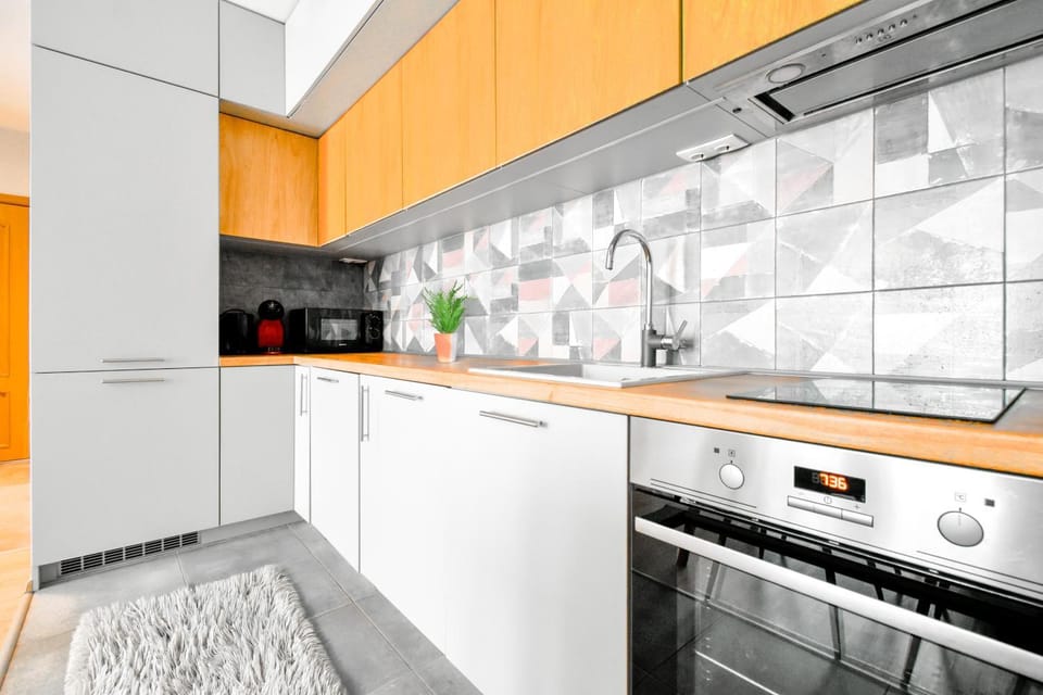Kitchen or kitchenette, dishwasher, oven, washing machine, kitchen