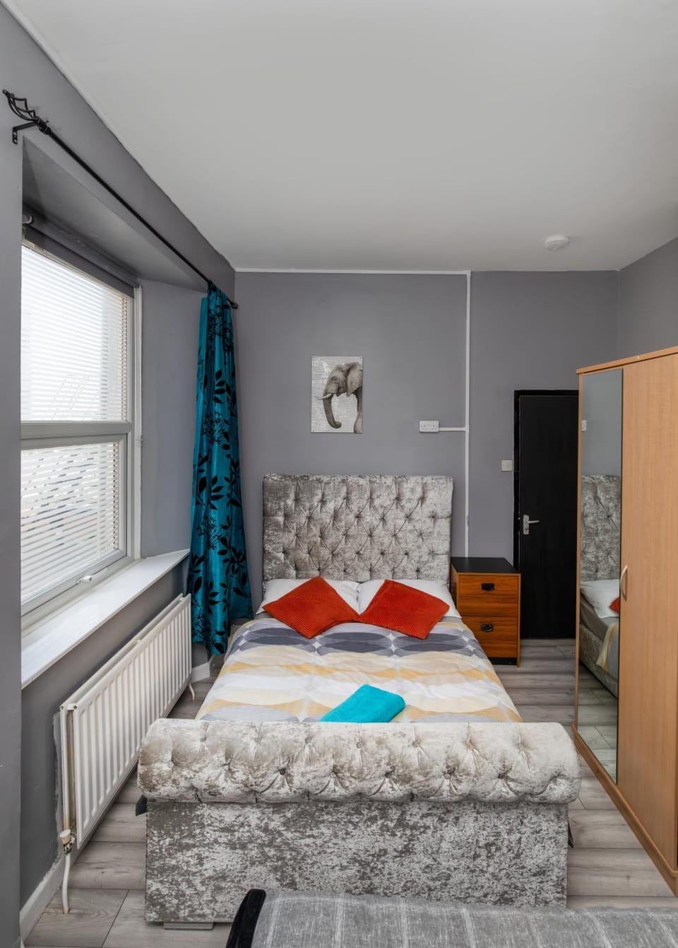 Newcastle City centre super spacious town house free parking and Wi-Fi Apartment in Newcastle upon Tyne