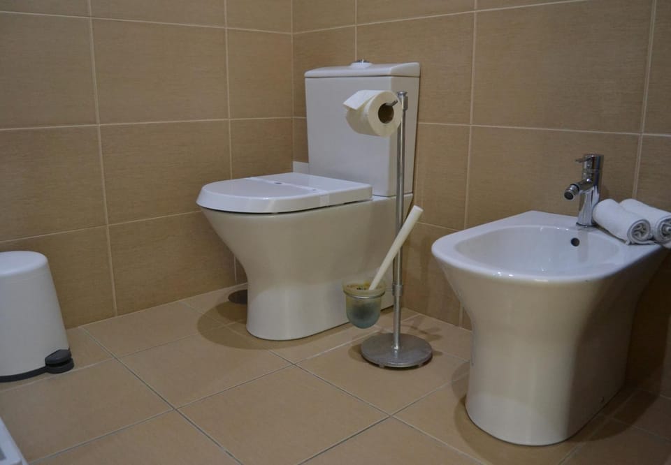 Shower, Toilet, Bathroom, Decorative detail, Beach, Area and facilities