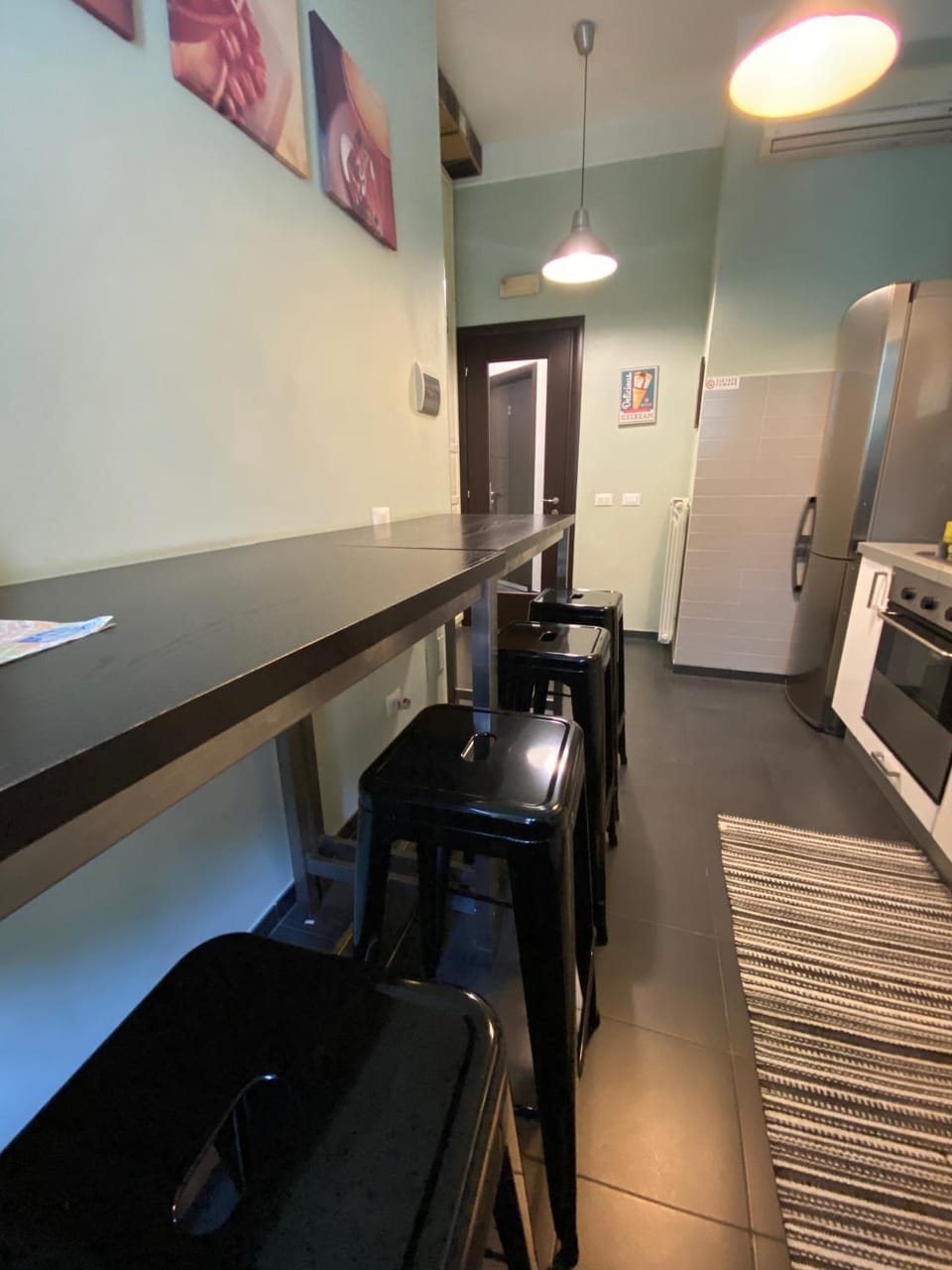 Kitchen or kitchenette, Seating area, Dining area, Communal kitchen