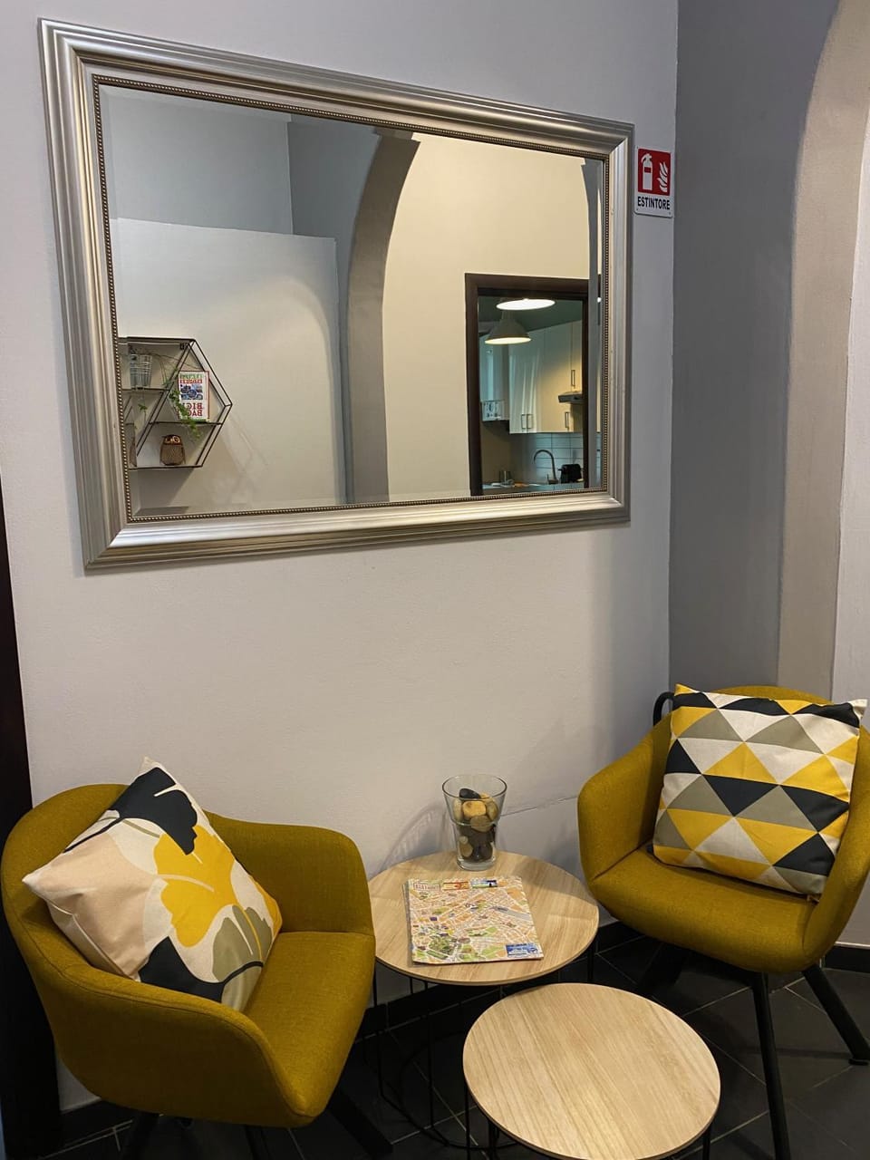 Lobby or reception, Seating area
