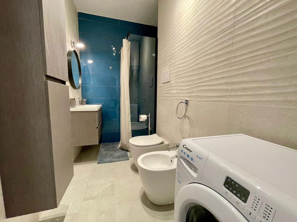 Toilet, Bathroom, washing machine