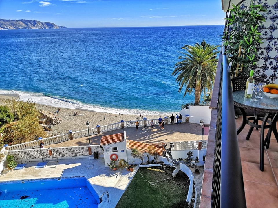 Pool view, Swimming pool