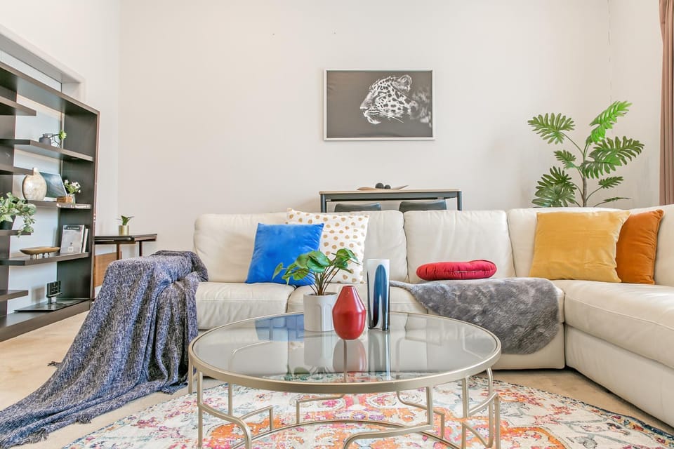 KOZYGURU | Leichhardt | Cozy Holiday 3 BED Home + Free Parking Apartment in Sydney