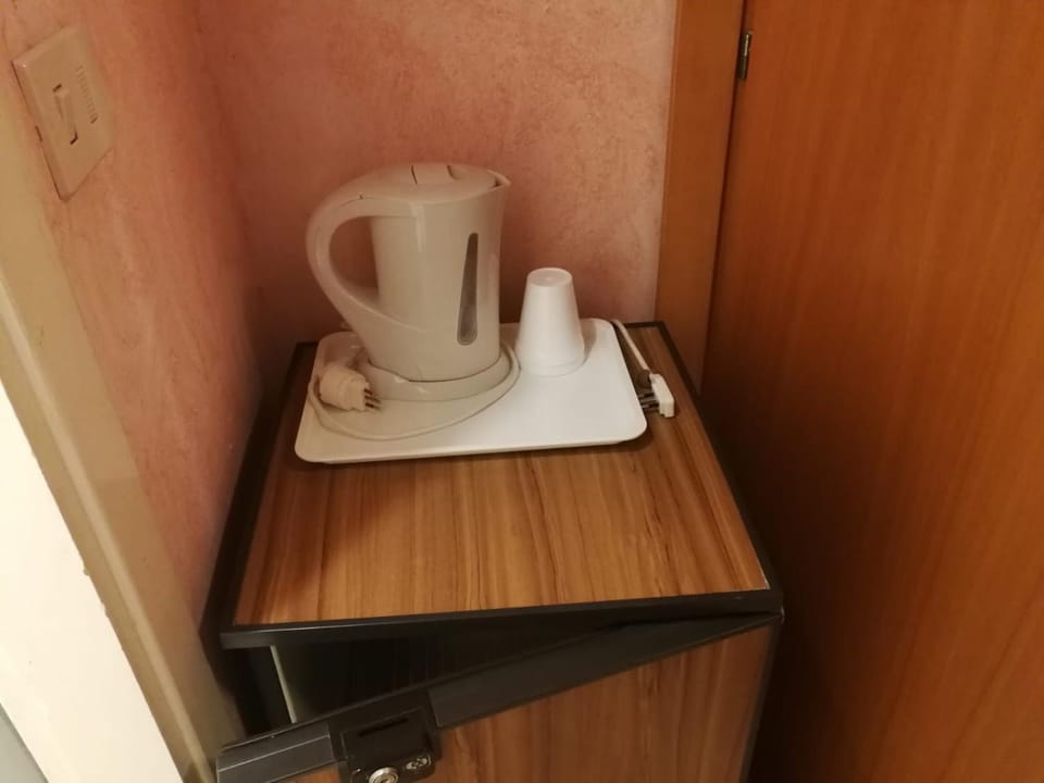Coffee/tea facilities, Other