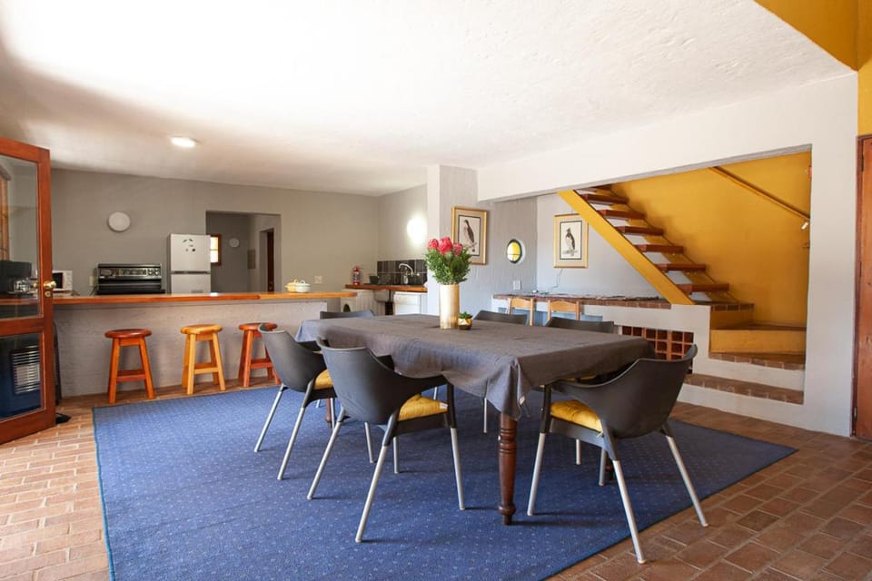 Dining area, kitchen