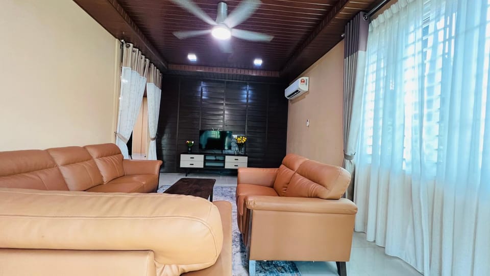 BUNGALOW D'CENANG- Private Pool Villa in Kedah
