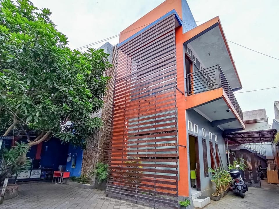 Property building, Facade/entrance