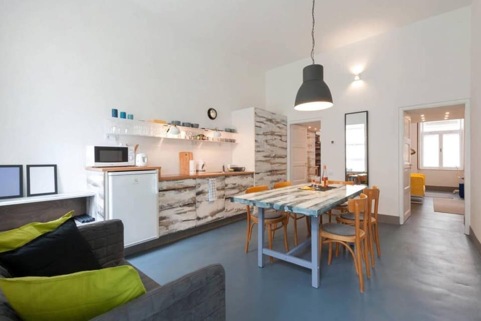 Seating area, Dining area