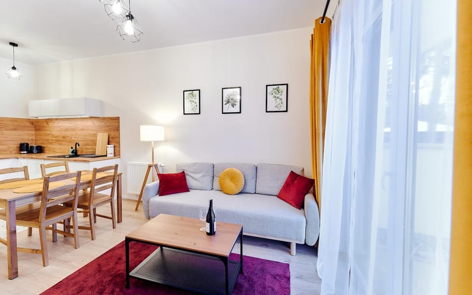 Kitchen or kitchenette, Living room, Seating area, Dining area