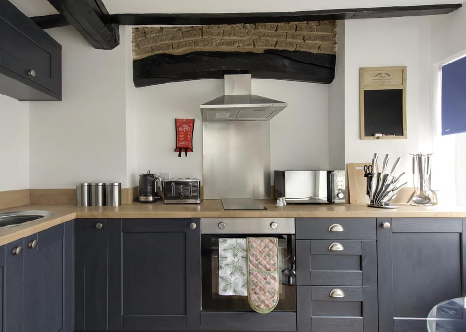 Kitchen or kitchenette, kitchen