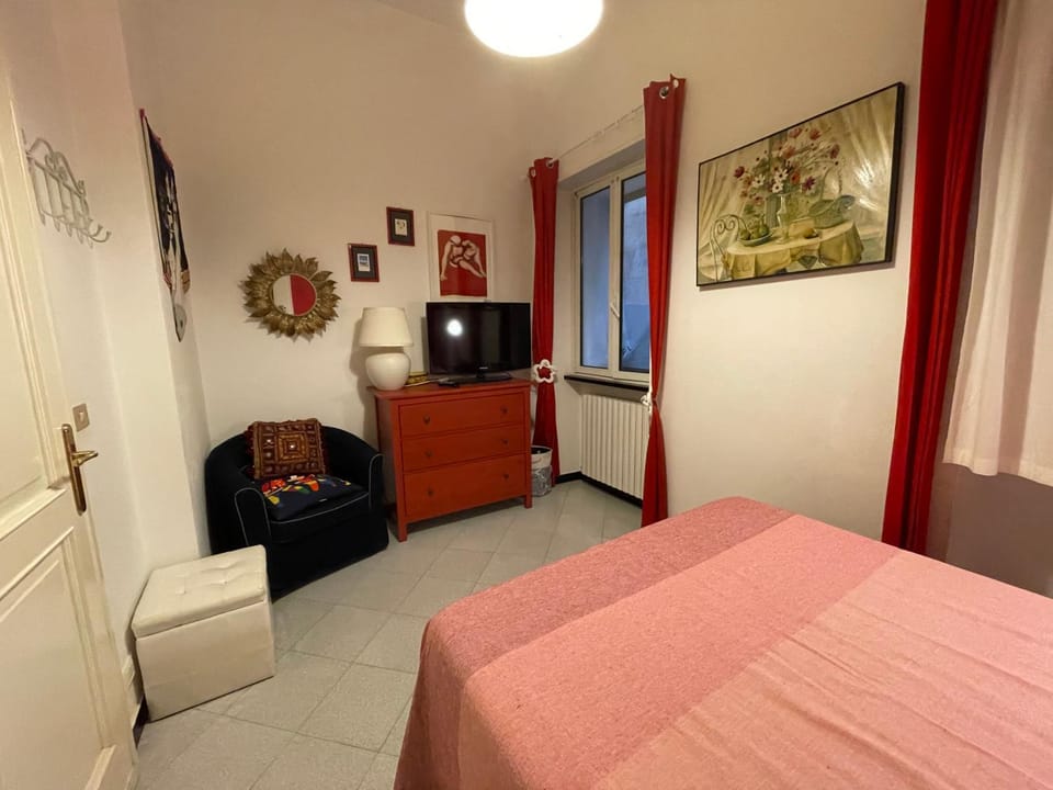 Communal lounge/ TV room, Bed, TV and multimedia, Photo of the whole room, Bedroom, hair dresser
