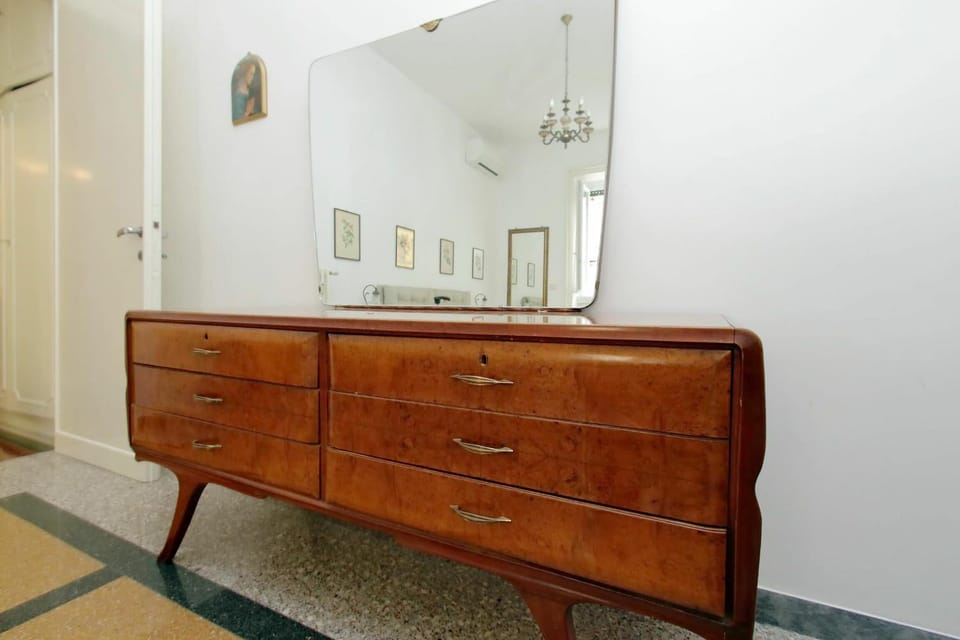 Decorative detail, Bedroom