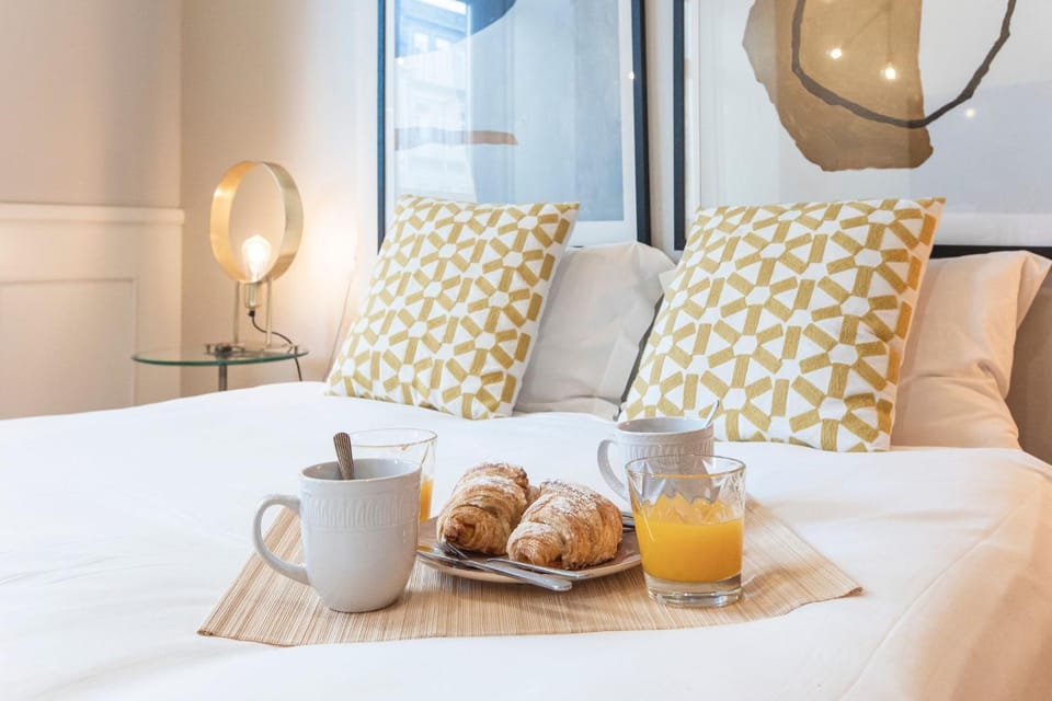 Cute & Bright Flat w/ AC by LovelyStay Apartment in Porto