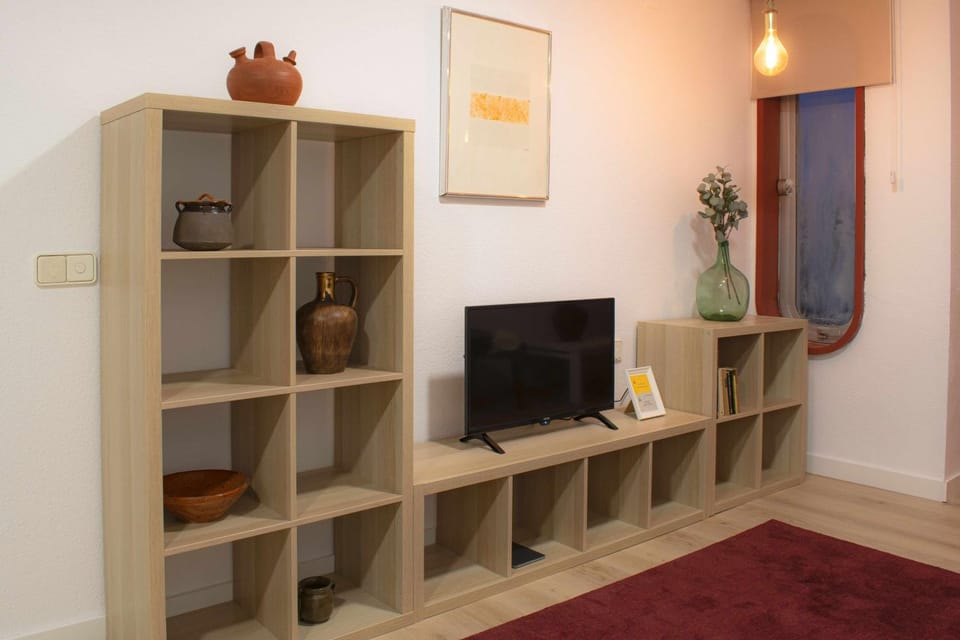 Library, TV and multimedia
