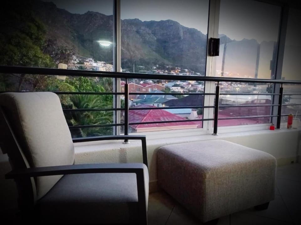Balcony/Terrace, Mountain view