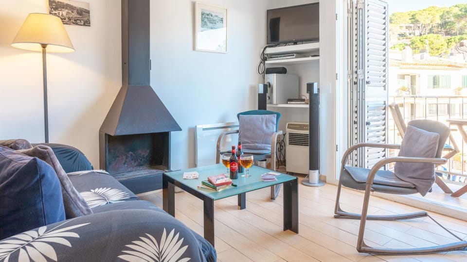 Living room, Seating area, flat iron