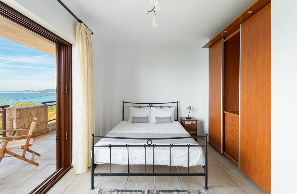 Bed, Photo of the whole room, Bedroom, Sea view