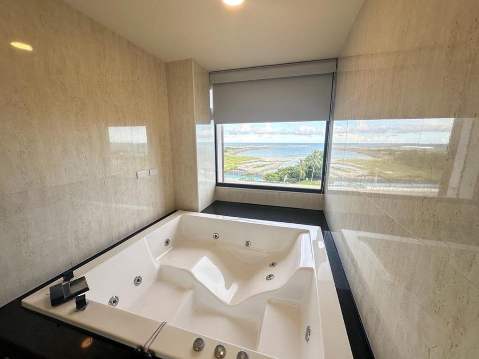 Natural landscape, Hot Tub, Bathroom, Bath